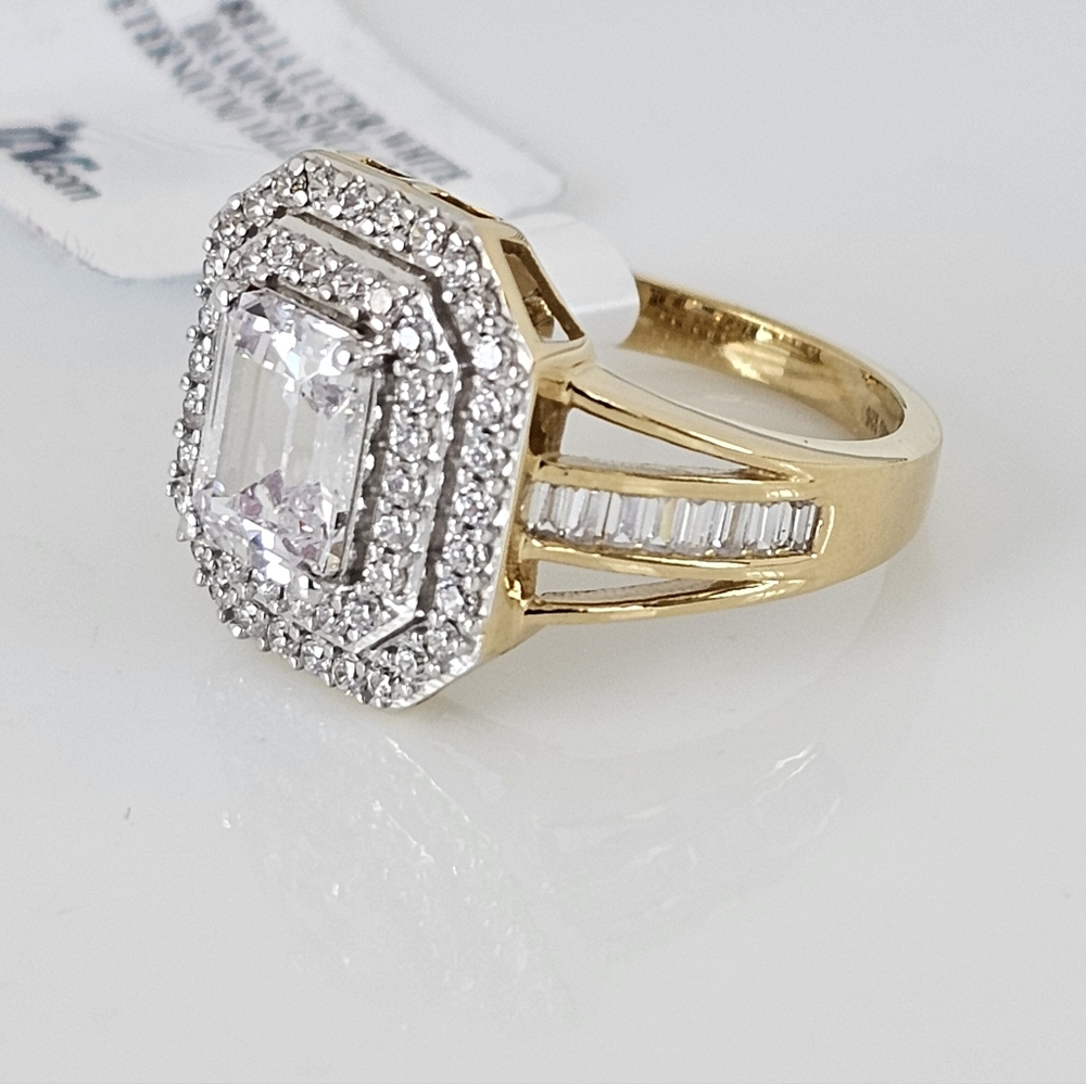 Stunning Diamond Simulant 18k Yellow Vermeil Ring 3.40ctw Size 8 - Picture 3 of 4